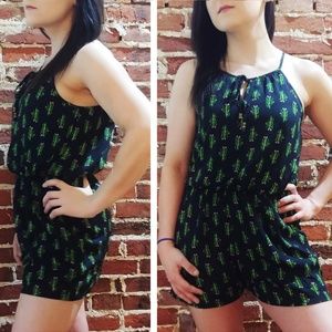🆕 Cactus Print Keyhole Romper Jumpsuit w/ Pockets
